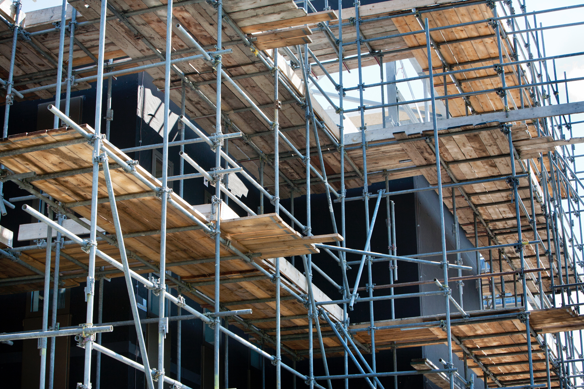 Gradbeni odri so del obvezne opreme za gradbena dela na višini